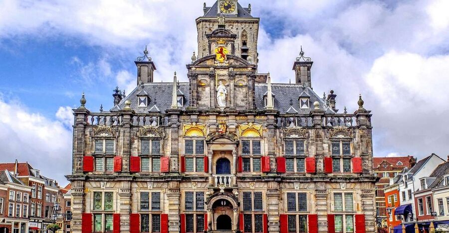 Delft: Guided Walking Tour - The New Church: royal burials and why the entrance matters