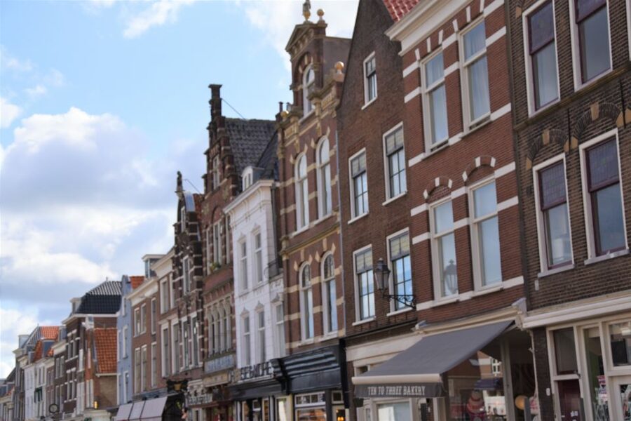 Delft: Private Historical and Cultural Guided Walking Tour - The Medieval Square and Delft’s Town Hall, from Outside to Inside