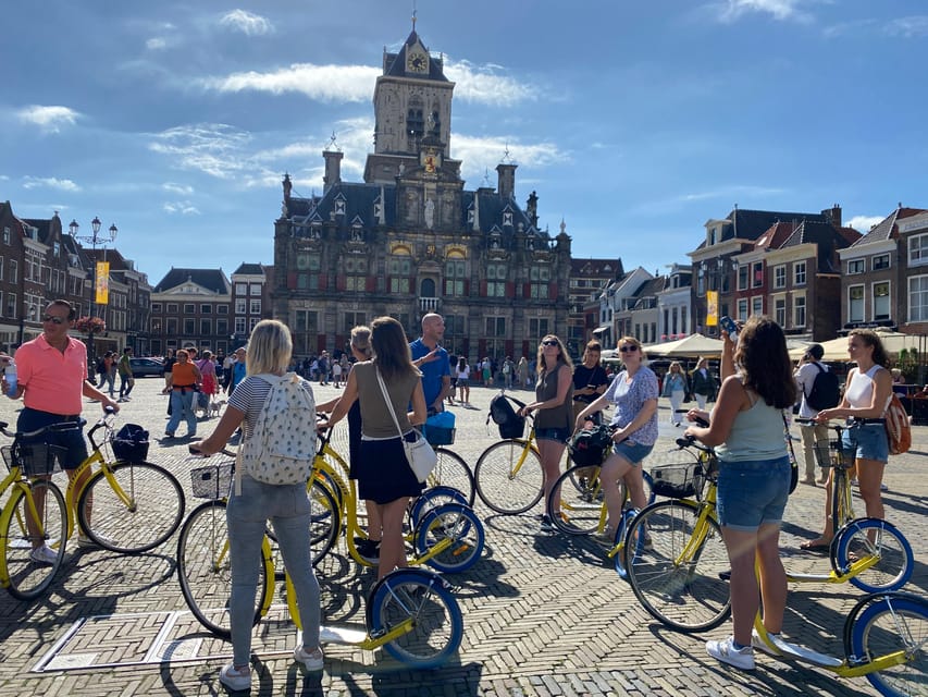 Delft - Step/scootertour in and around the city - Hofje van Pauw: a courtyard from 1707 that changes your pace