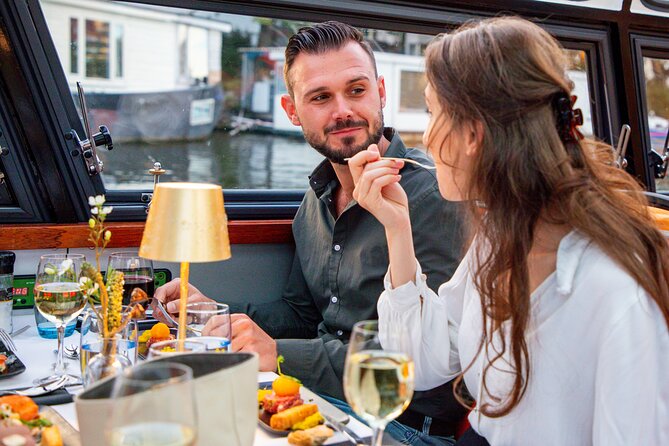 Dinner Canal Cruise Amsterdam: 4-Courses Including Drinks - Sunset cruising in the UNESCO canal ring: the sights you get in one pass