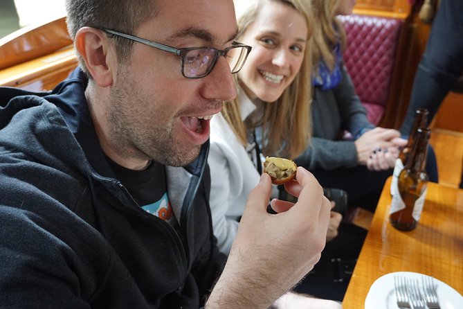 Eating Amsterdam: Food Tour & Canals Cruise - Café de Poort and the Gouda range: young to aged cheese