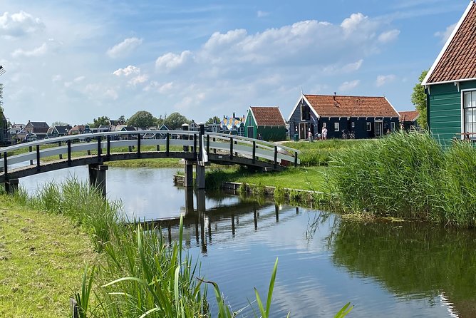 Escape Amsterdam: E-Bike to Zaanse Schans Windmills & Zaandam - North of Amsterdam on quiet paths: Landsmeer and Het Twiske