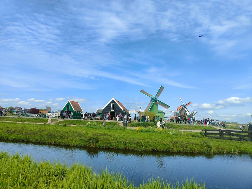 Excursion from Amsterdam to the windmills of Zaanse Schans - Weather, Timing, and Photo Reality at Zaanse Schans