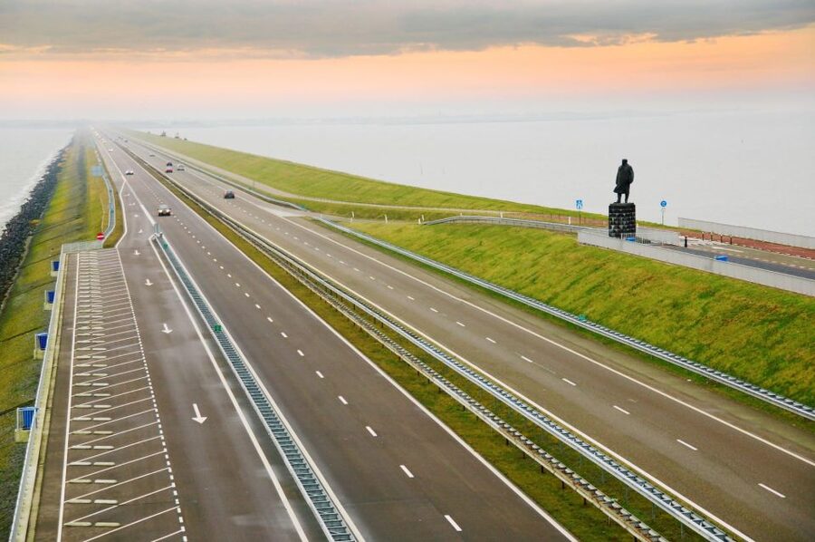 From Amsterdam: 4 Provinces Highlights Van Tour - Key things that make this tour work