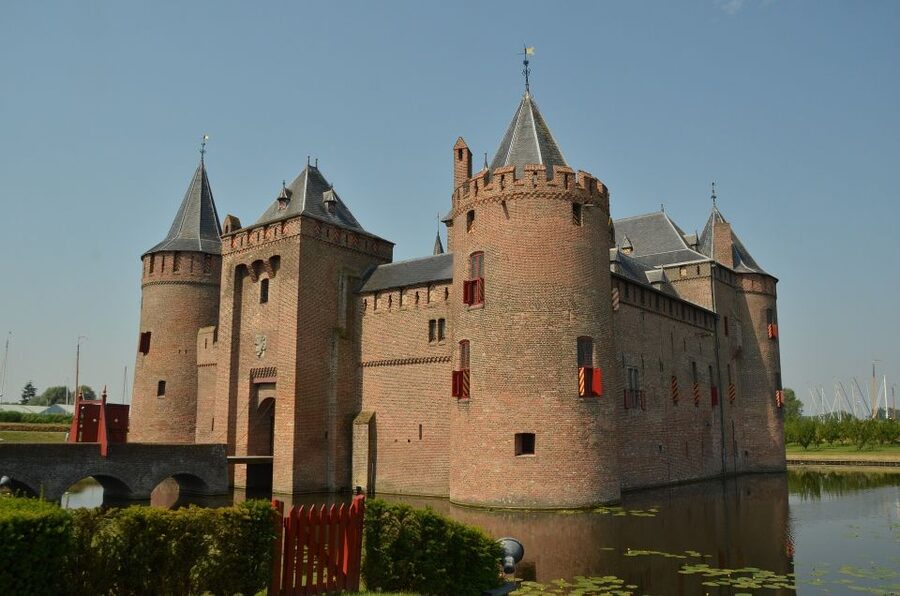 From Amsterdam: Amsterdam Castle Muiderslot Private Tour - Why Muiderslot Castle Makes a Smart Amsterdam Escape
