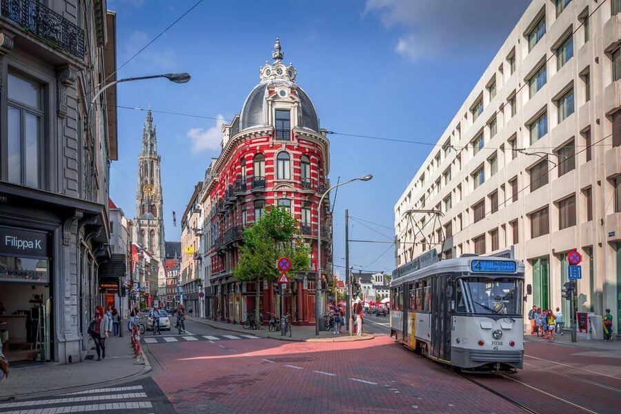 From Amsterdam: Antwerp & Ghent Full Day Tour - Lunch time in Antwerp, and how to use it well