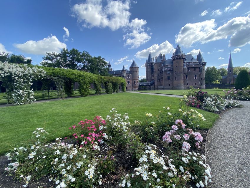 From Amsterdam: Castle De Haar Guided Tour - Gardens and the park walk: pretty views that also help you reset