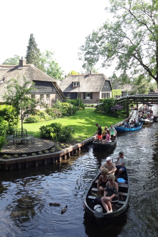 From Amsterdam: Giethoorn Day Trip with Small Electric Boat - The 1-Hour Electric Boat Tour: Your View From the Canals