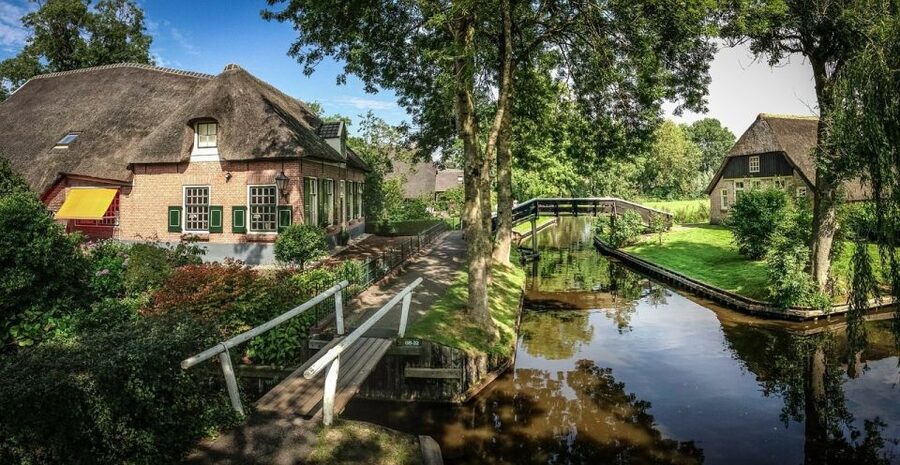 From Amsterdam: Giethoorn Sightseeing Tour and Canal Cruise - Is This Tour Right for You?