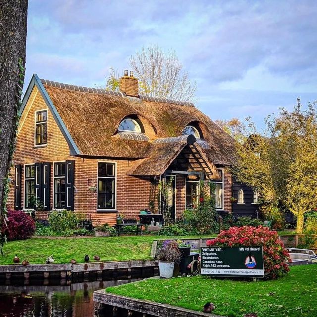 From Amsterdam: Giethoorn & Zaanse Schans Tour w/ Small Boat - How the day starts in Amsterdam: pickup, bus time, and comfort