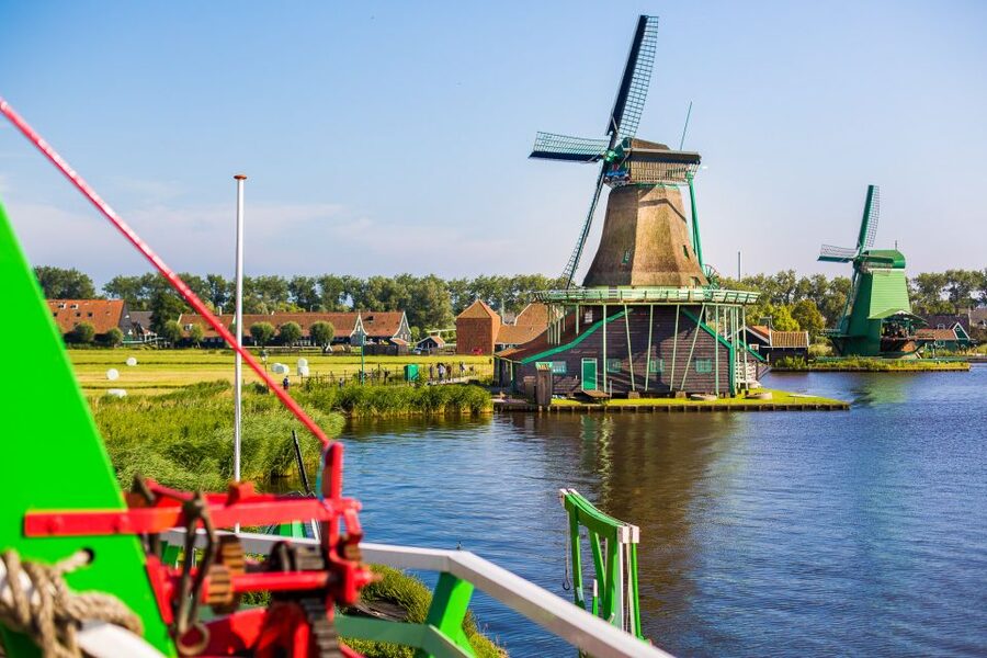 From Amsterdam: Keukenhof and Dutch Countryside Tour - Volendam and Marken: Fishing Villages With Built-In Breaks
