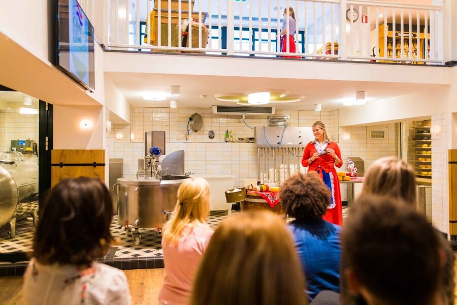 From Amsterdam: Keukenhof and Dutch Countryside Tour - Cheese Factory and Dutch Bakery Stop: Tasting Time That’s More Than a Snack