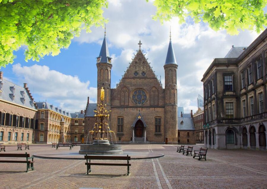 From Amsterdam: Rotterdam and The Hague Tour in Spanish - The Meuse River walk, panoramic skyline views, and your 3 hours free