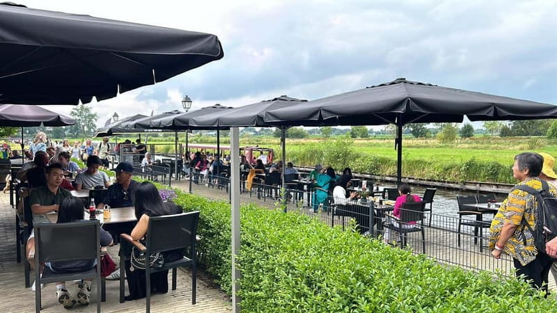 From Amsterdam to Giethoorn Day Trip - Why Giethoorn feels like a different world from Amsterdam