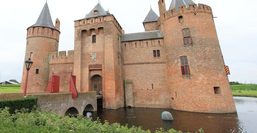 From Amsterdam: visit Zaanse Schans, Muiderslot and more! - Why this Amsterdam day trip feels like more than a sightseeing run