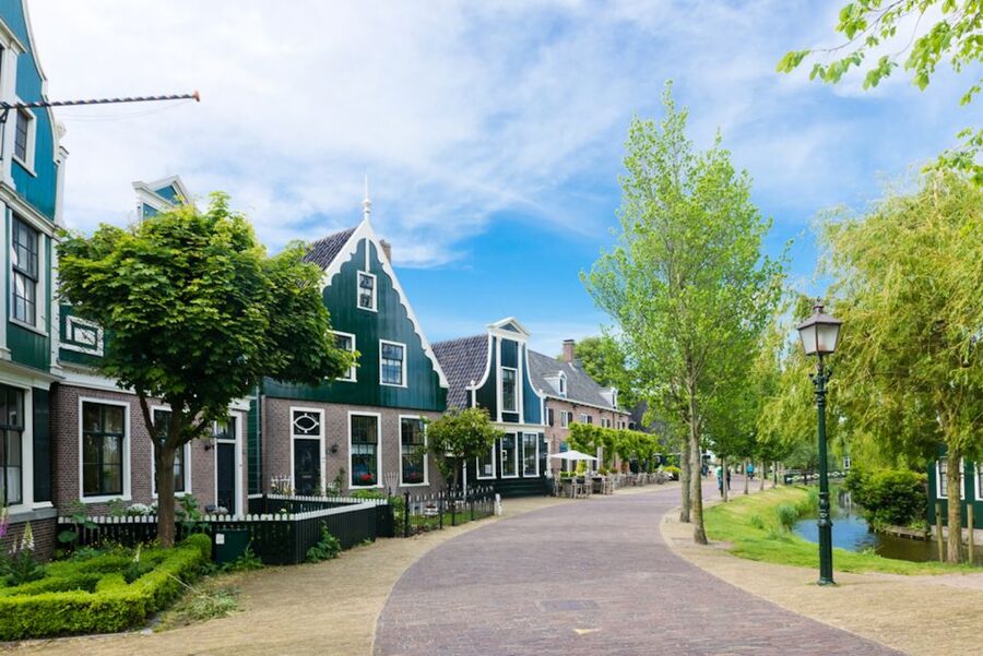 From Amsterdam: Windmills of Zaanse Schans Tour - Cheese Factory Stop: Sampling Gouda and Learning the Makers Way