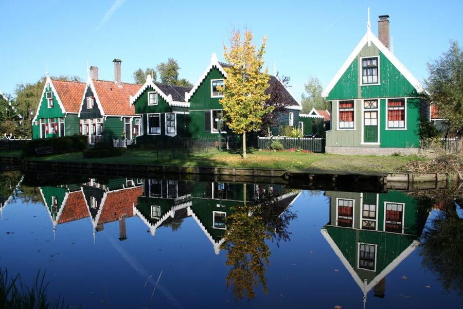 From Amsterdam: Windmills of Zaanse Schans Tour - Free Time at Zaanse Schans: Photos, Farm Animals, and Slow Walking