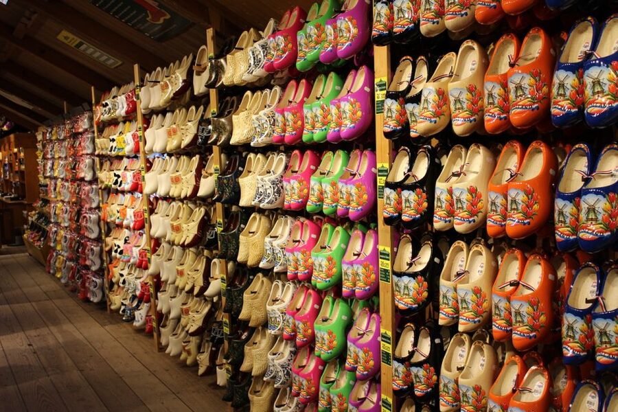 From Amsterdam: Windmills, Volendam, & Marken Private Tour - Zaanse Schans: windmill village sights in 90 minutes