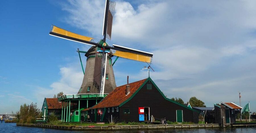 From Amsterdam: Windmills, Volendam, & Marken Private Tour - Price and value for $390 per person