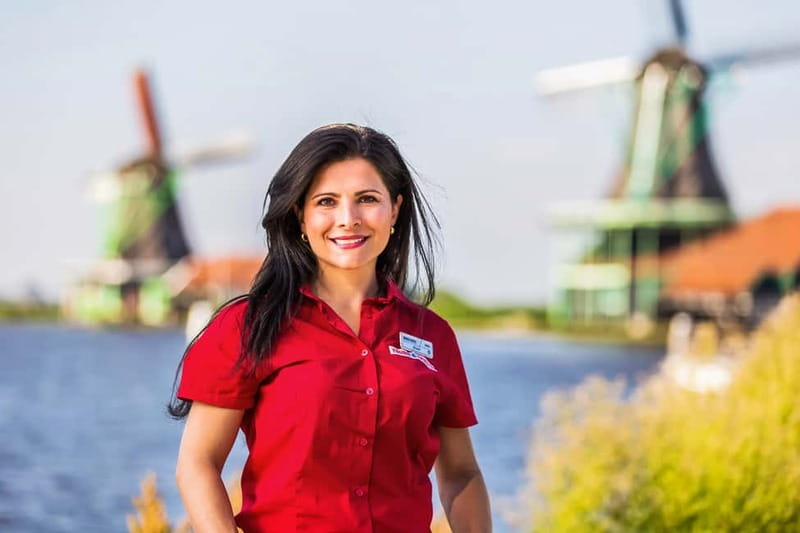 From Amsterdam: Zaanse Schans, Volendam, and Marken Day Trip - Wooden Shoe Factory and Clog Craft: A Hands-On Look at Everyday Dutch Traditions