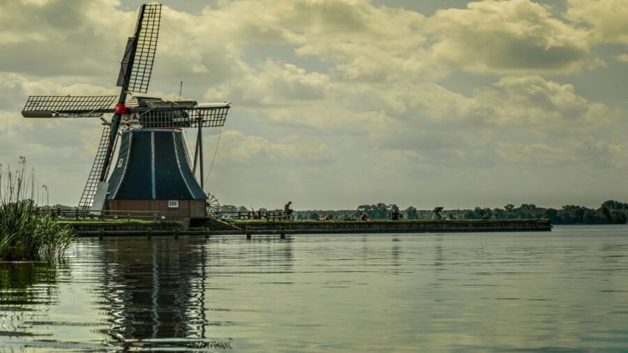 From Katwijk: Kaag Lakes Cruise - 18 operational mills you can see, and what they add to the trip