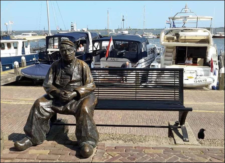 Full-day excursion to Edam, Volendam, and Marken - Canal cruise and classic Dutch architecture: the views that pay off