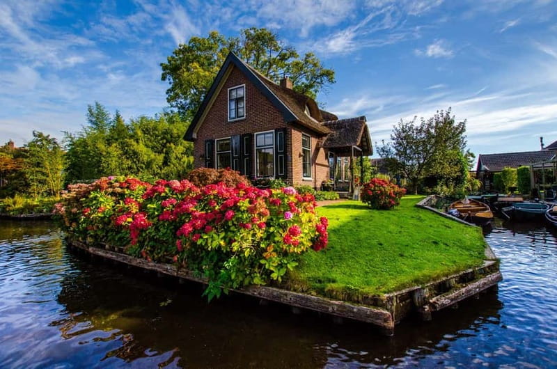 Giethoorn: Canal Cruise & lake Tour & Sightseeing Village - Key points to know before you go