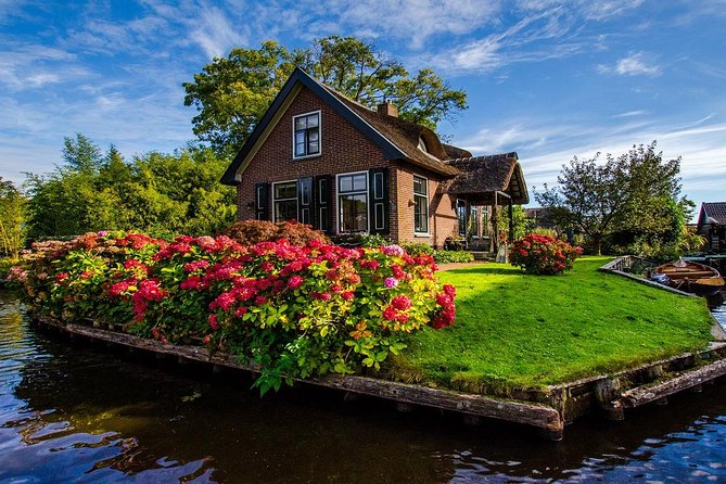 Giethoorn Guided DayTrip from Amsterdam - Meeting Point, Timing, and What the 11am Start Means