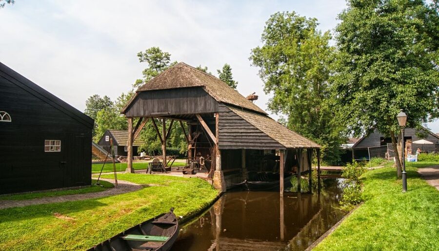 Giethoorn: Private Day Trip with Boat Tour from Amsterdam - Door-to-Door Pickup That Saves Your Energy (and Your Timing)