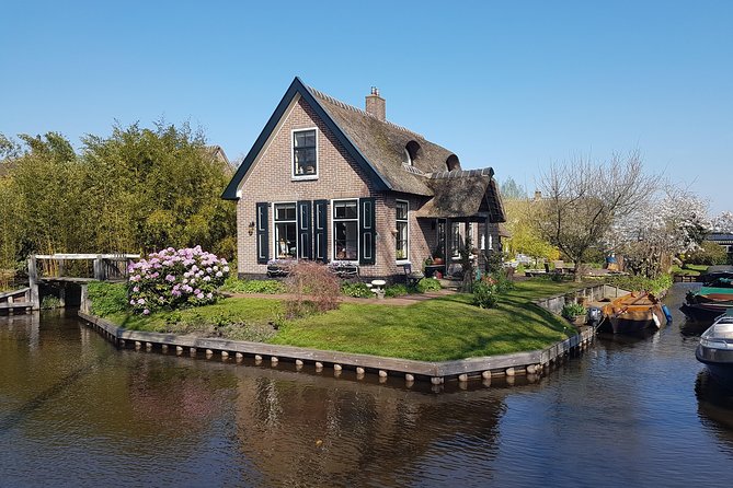 Giethoorn Small-Group Tour from Amsterdam (Max. 8 People) - Why Giethoorn Feels Different When You Get There Early