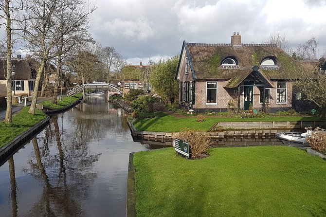 Giethoorn Small-Group Tour from Amsterdam (Max. 8 People) - What You Actually Get for the Price (and Why It Can Be Worth It)