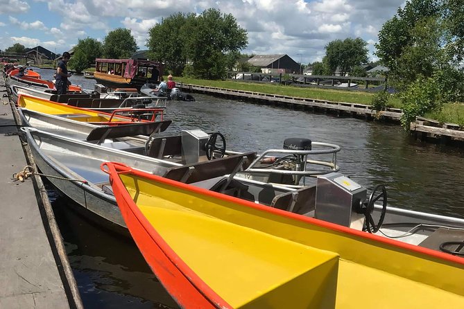 Giethoorn, Zaanse Schans Windmills Guided Day Trip from Amsterdam - The 1-hour boat cruise: your best views, so dress for it