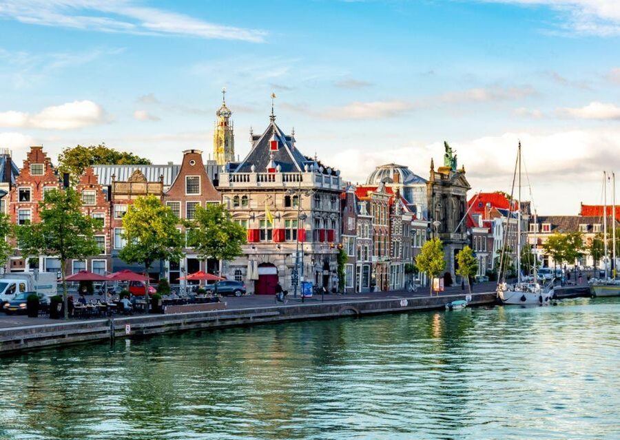Haarlem: Dutch Windmill & Spaarne River Sightseeing Cruise - What the skipper does, and why service quality matters