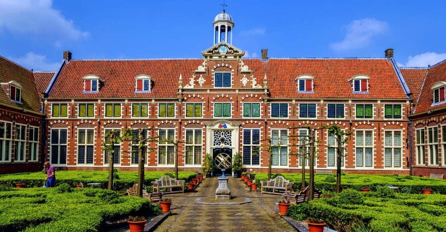 Haarlem: Frans Hals Museum Entrance Ticket with Audio Guide - Old masters to today, including modern artists like Mondriaan