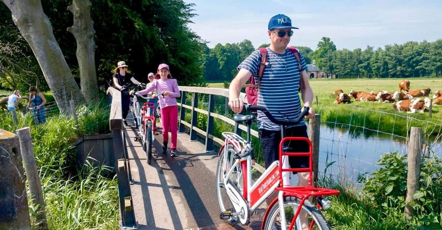 Haarlem Highlights Bike Tour - The ride begins: old city streets that feel like a maze