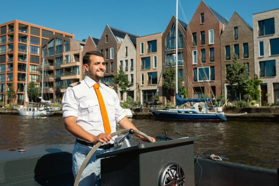 Haarlem: Sightseeing Boat Tour with Snacks and Drinks - Snacks, cheese, and unlimited drinks that actually feel worth it