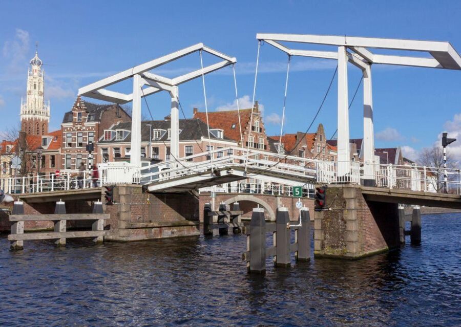 Haarlem: Sightseeing Canal Cruise through the City Center - Windmill De Adriaan: The Landmark You’ll Want to See Twice
