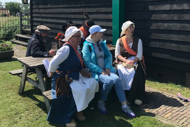 Half-Day Private Guided Sightseeing Tour of Zaanse Schans - The First 20 Minutes: Photo Stops and Mill-Side Storytelling