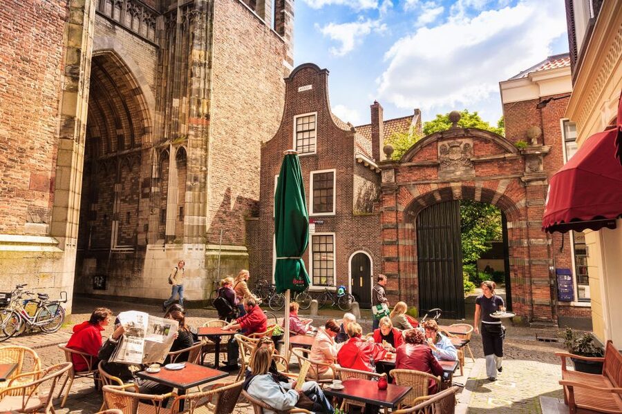 Historical Utrecht: Private Walking Tour with a Local Guide - Hidden courtyards, old churches, and charming alleyways on foot