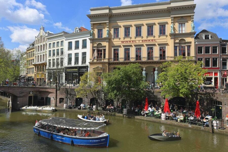 Historical Utrecht: Private Walking Tour with a Local Guide - Lively university city energy, without losing the medieval thread