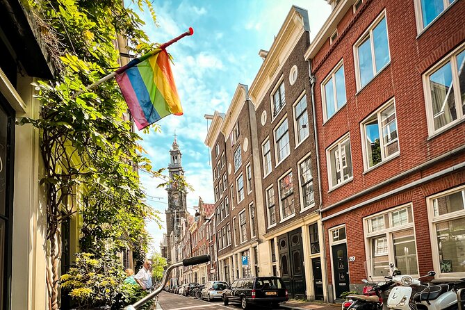 Humans of Amsterdam: Cultural Walking Tour incl. meeting 2 locals - Walking the UNESCO Canal Belt for a full hour, not a quick glance