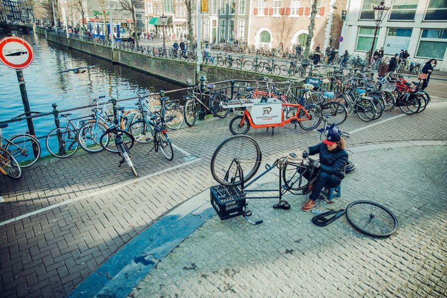 Humans of Amsterdam - Small group cultural walking tour - Canal Belt and De Jordaan: How the Route Builds Meaning Around Real Lives