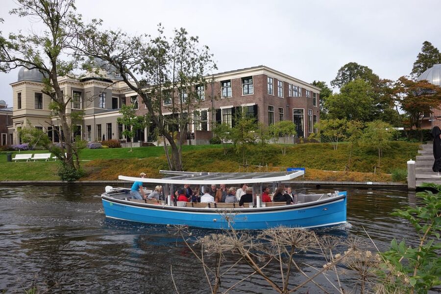 Leiden: Cruise through the Historic City Center with Guide - A Quiet Electric Canal Ride That Fits Your Schedule in Leiden