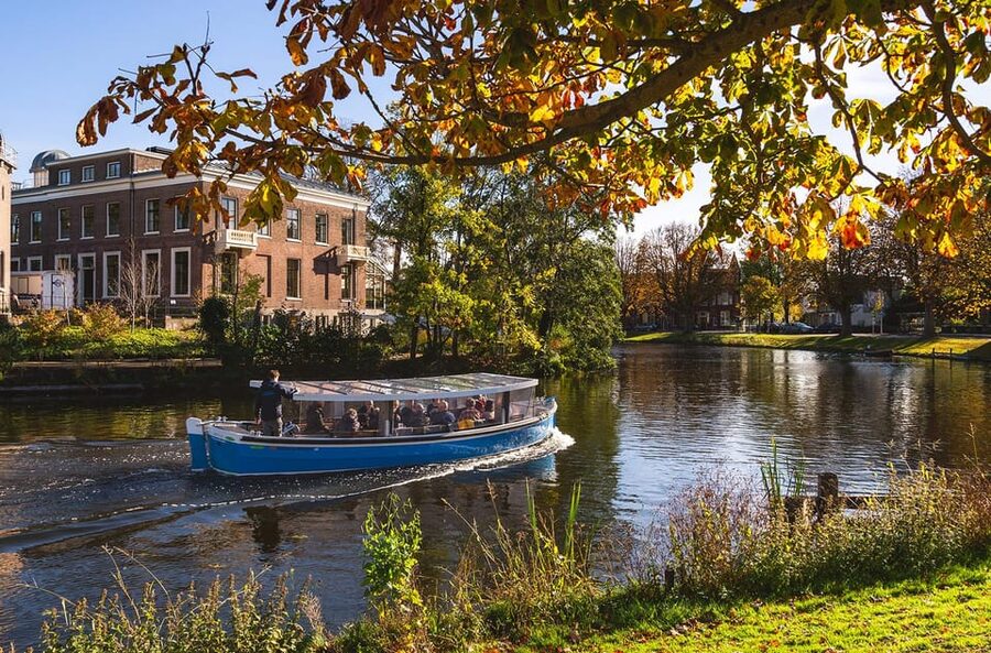 Leiden: Cruise through the Historic City Center with Guide - Finding the Blauwpoortsbrug Meeting Point (Bridge Keeper’s House)