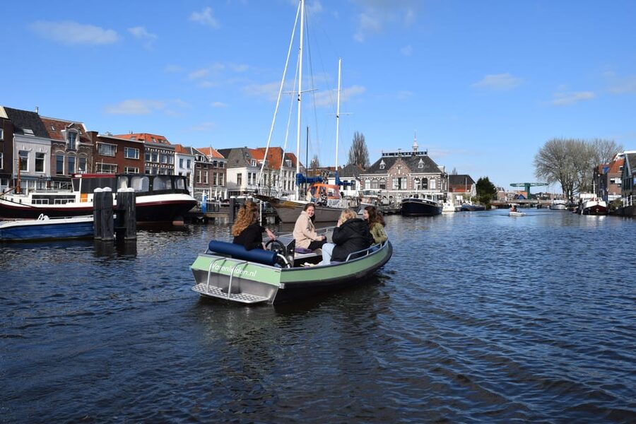 Leiden: Electric Boat Rental - Price and value: $112 for up to 8 people in 2 hours