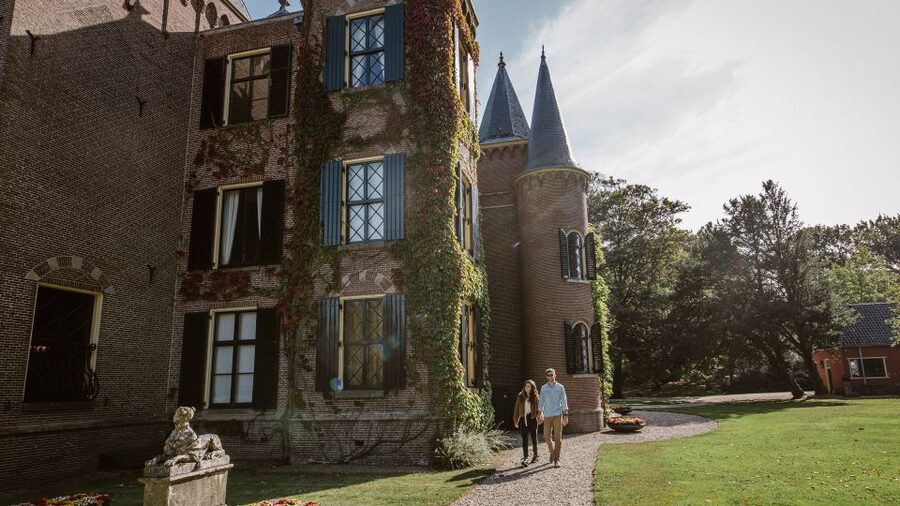Lisse: Drive-it-Yourself Summer Flower GPS Audio Tour - What to watch for in real life: parking fees and the details that cost money