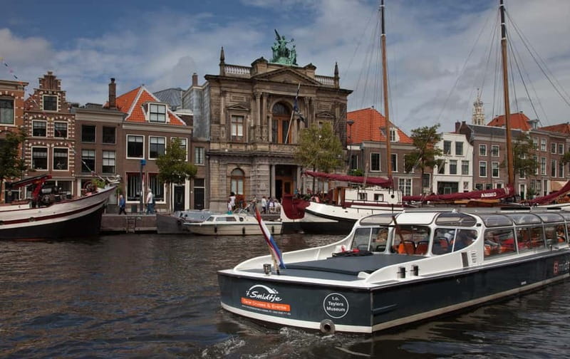 Local Cheese and Wine Cruise through Haarlem - Heated boarding and on-board comfort for a 90-minute ride