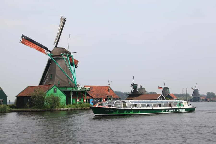 Marken, Volendam, and Edam Full-Day Tour from Amsterdam - Guides and driver support: what actually makes the day feel smooth