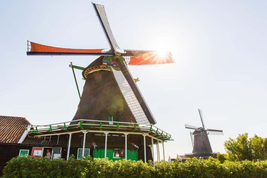 Marken, Volendam, and Edam Full-Day Tour from Amsterdam - Marken on foot: colorful streets and preserved traditions