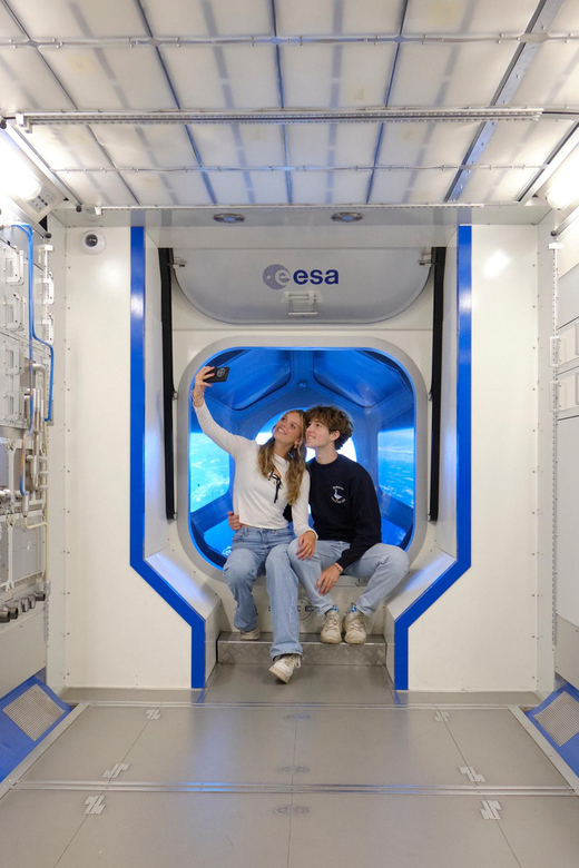 Noordwijk: Space Expo Entry Ticket - The Soyuz capsule and André Kuipers link: a real anchor moment